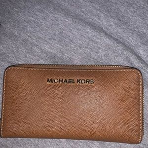 Michael Kors Large Wallet - Pebbled Leather